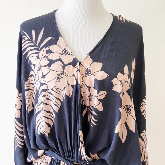 Makana x Makana Hae Hawai'i Romper Size L - Picture 5 of 10